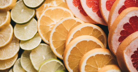 Vitamin B12 Nahrungsergänzungsmittel Flasche mit Kapseln auf hellem Hintergrund – best vitamin b12 2026 Budget-Tipps