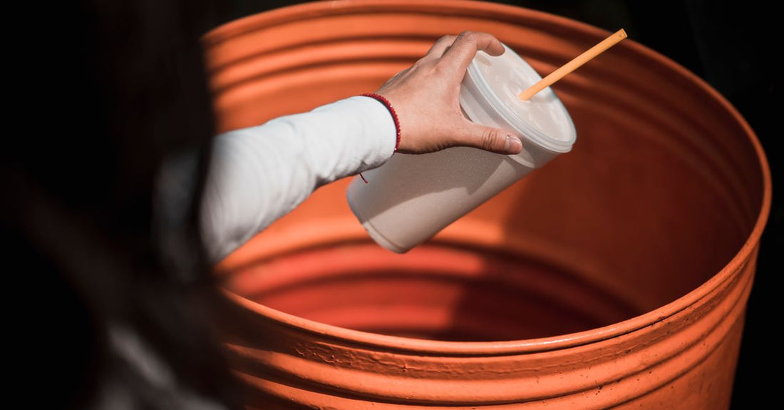 Beste Sharps Container 2026: Ein sicherer, durchstichfester Sharps Container zur sicheren Entsorgung von Nadeln und medizinischen Abfällen, konform mit deutschen Sicherheitsstandards.