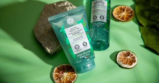 Waschgele & Reinigungen Buying Guide: Flasche mit Reinigungsgel auf hellem Hintergrund