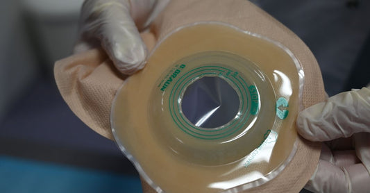 Sterile Verbandpads auf einem weißen Hintergrund, die besten Verbandpads 2026 für hygienische Wundversorgung