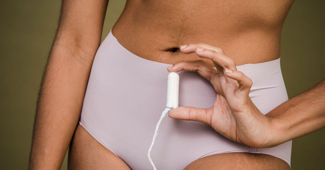 Best protective briefs & underwear 2026: eine Packung diskreter Schutzslips auf einem hellen Hintergrund, ideal für den täglichen Gebrauch.
