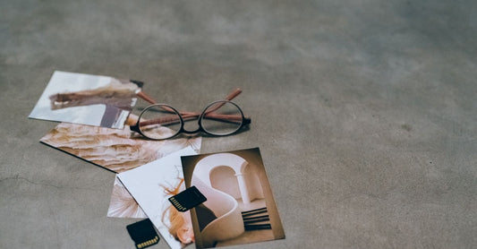 Where to buy headbands online – bunte Haarbänder Kollektion auf hellem Hintergrund