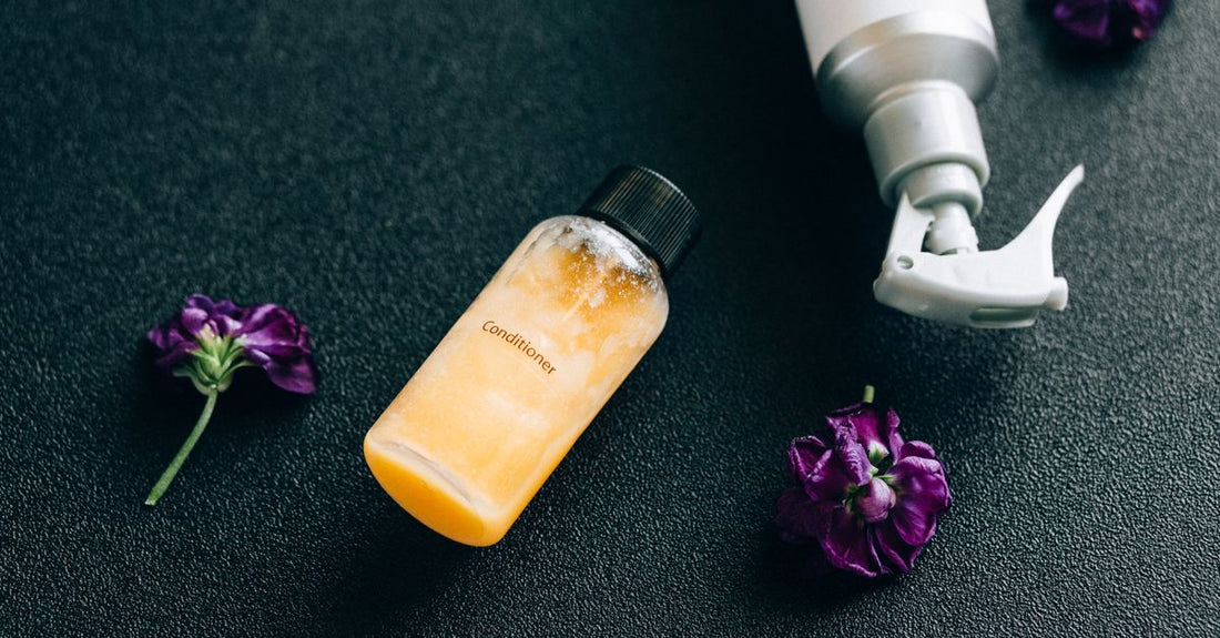 Bester Conditioner 2026 – Flaschen auf hellem Hintergrund