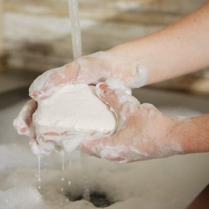 Pre de Provence Kunstseife mit Bio-Sheabutter – Quad-Gemahlene Naturseife für reichhaltigen, sanften Schaum – 8,8 Unzen – Milch