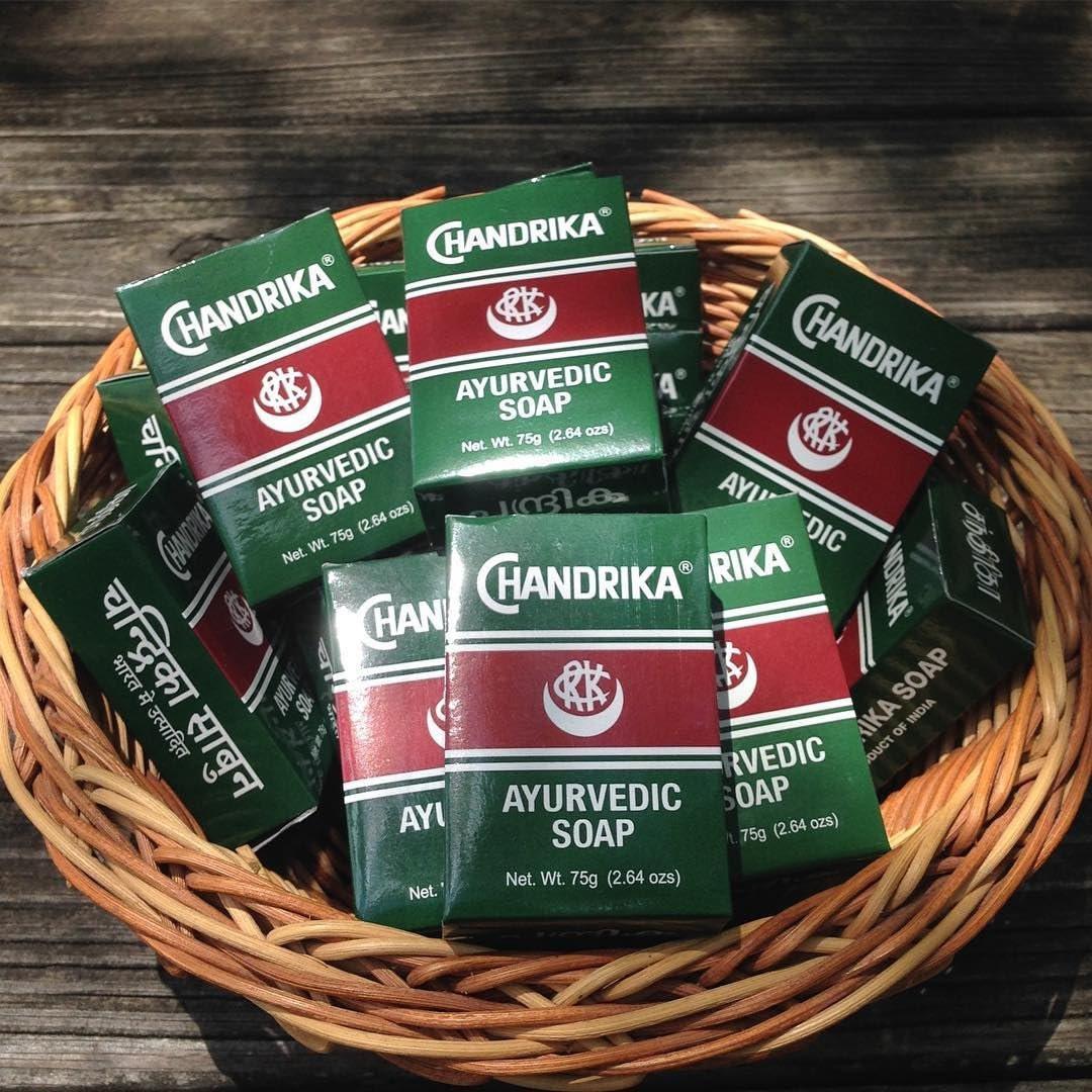 Chandrika Ayurvedische Kräuter- und Pflanzenölseife – 2,64 Unzen – 10er-Pack