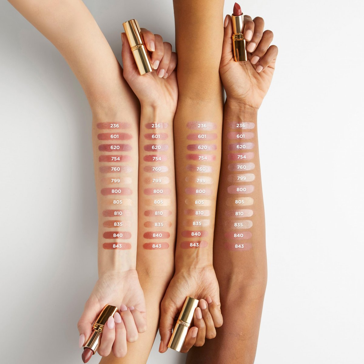 L'Oréal Paris Colour Riche Original Cremiger, Feuchtigkeitsspendender Satin-Lippenstift mit Arganöl und Vitamin E, Toasted Almond, 0,13 Unze