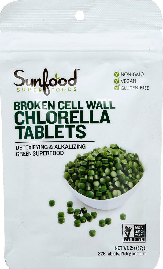 Sunfood Superfoods Chlorella Tabletten mit aufgebrochener Zellwand - Chlorophyll, Chlorella Grünalgen Tabletten für Frauen & Männer, Quelle für Protein, Eisen, Beta-Carotin & B-Vitamine, Nicht-GVO, Vegan - 57 g Beutel