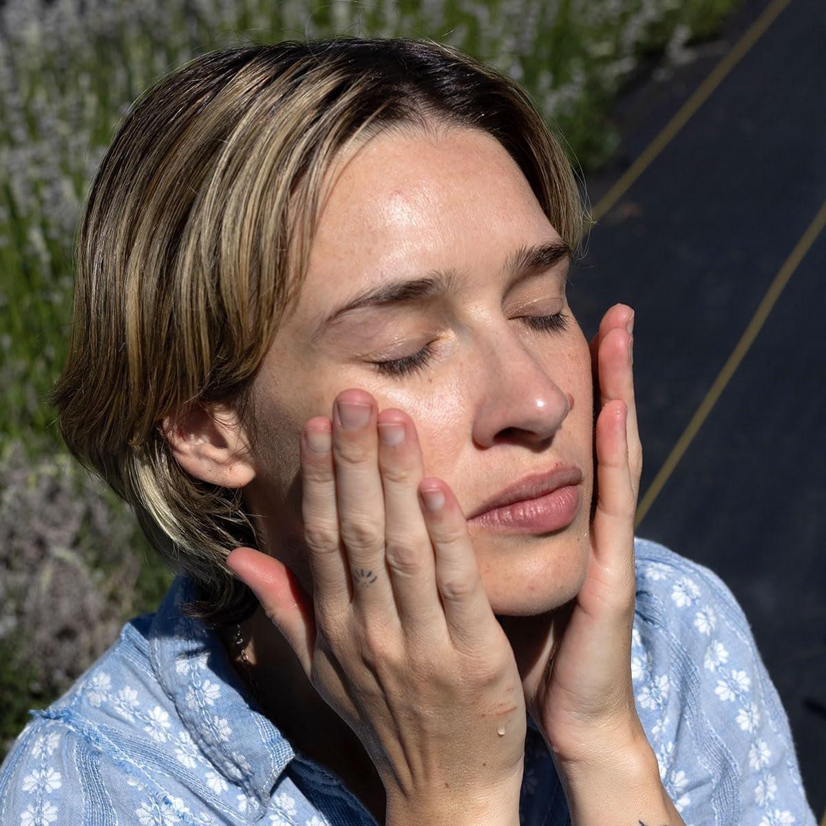 evanhealy Rosehip Calming Serum – Beruhigendes Gesichtsöl für empfindliche Haut mit biologischen ätherischen Ölen