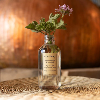 evanhealy Rose Geranium HydroSoul – Kupferdestilliertes Bio-Gesichtswasser für alle Hauttypen