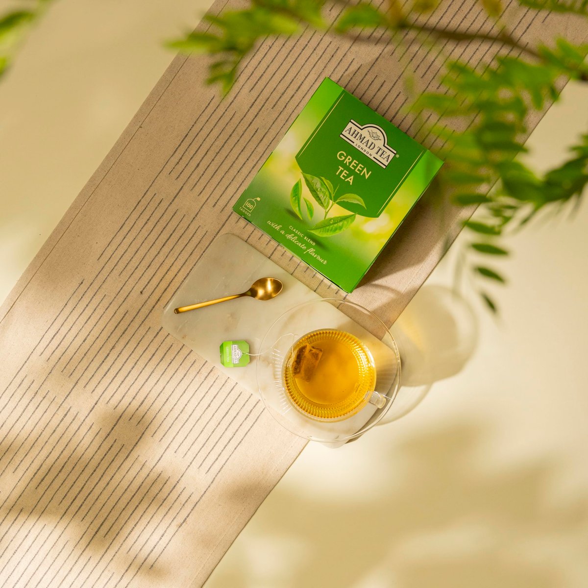 Ahmad Tea Grüner Tee, 100 Beutel – Koffeinhaltig & Zuckerfrei