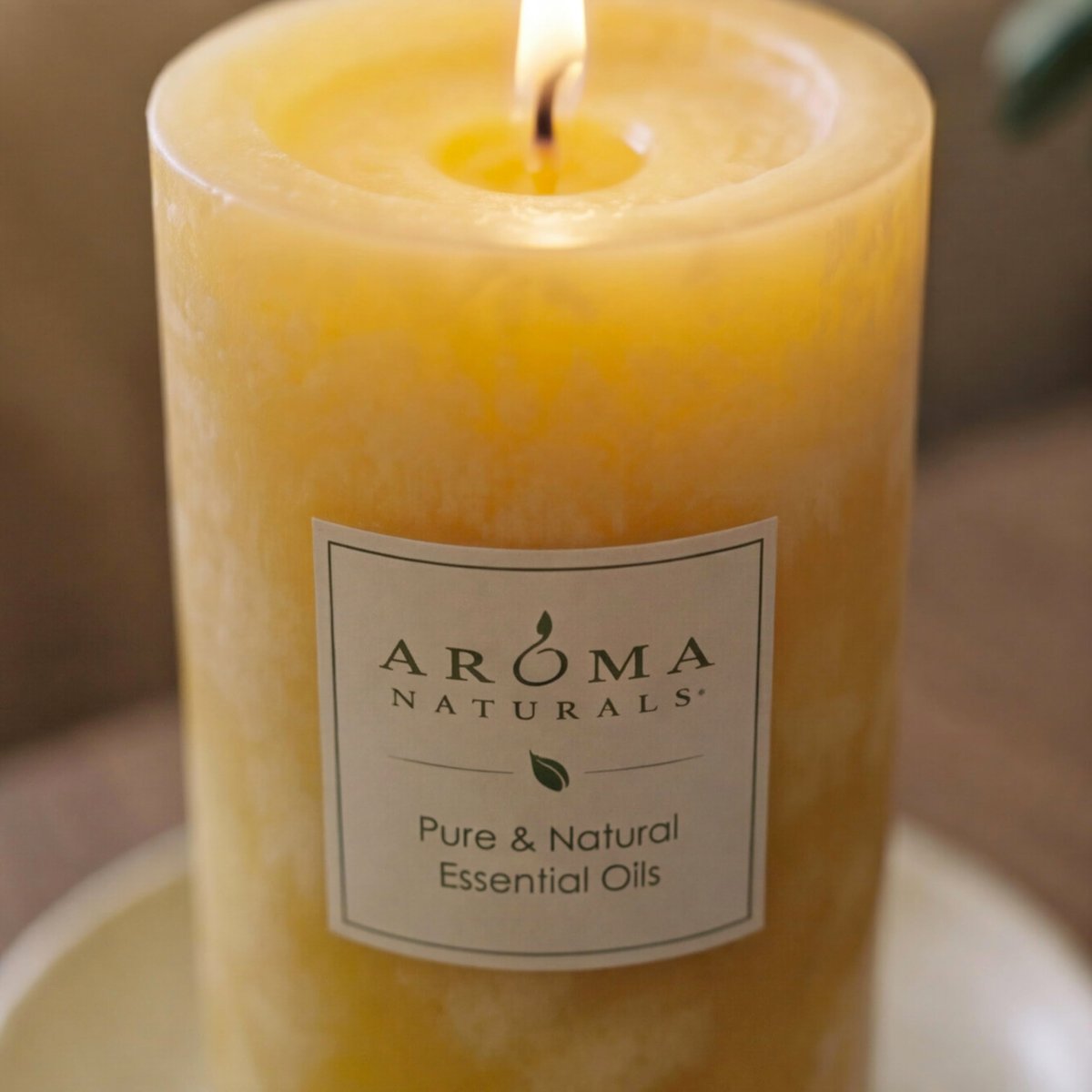 Aroma Naturals Duftkerze Orange & Lemongrass – Gelbe Säulenkerze 2,75 x 5 Zoll für stimmungsvolle Ambiance