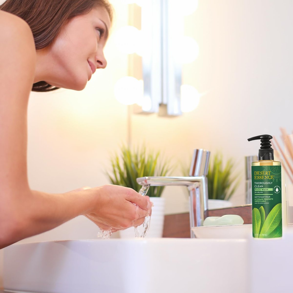 Desert Essence Gesichtsreinigung mit Teebaumöl – Natürlicher Reiniger für fettige & empfindliche Haut – 250 ml