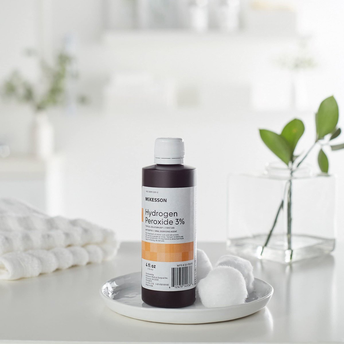 McKesson Wasserstoffperoxid 3% Lösung, 118 ml (4 Unzen) - Topische Lösung USP, Erste-Hilfe-Antiseptikum, Munddesinfektionsmittel