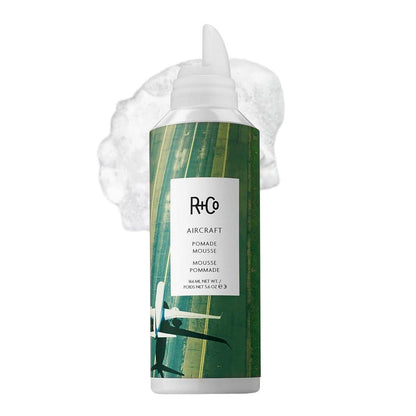 R+Co Aircraft Pomade Mousse - Leichter, nicht klebender Stylingschaum für Textur, Volumen & Definition - Anti-Frizz Hitzeschutz für lässiges Haar - Alle Haartypen - Vegan & Parabenfrei - 5.6 oz