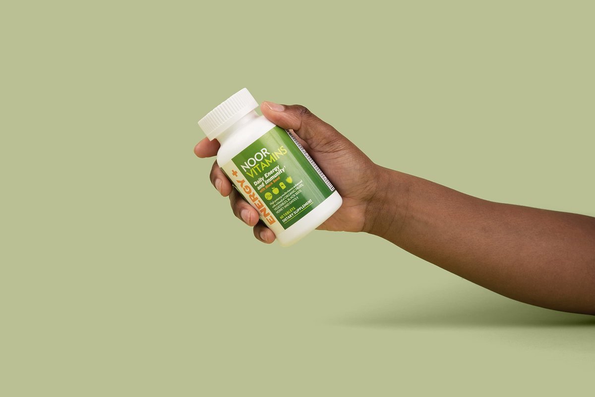 Noor Vitamins Energy+ Multivitamin – Halal Multivitamin für Energie, Immunsystem & Vitalität mit 26 Vitaminen & Mineralstoffen, Schwarzkümmel, Datteln, Honig, für Männer & Frauen, Gelatinefrei, 2-Monats-Vorrat