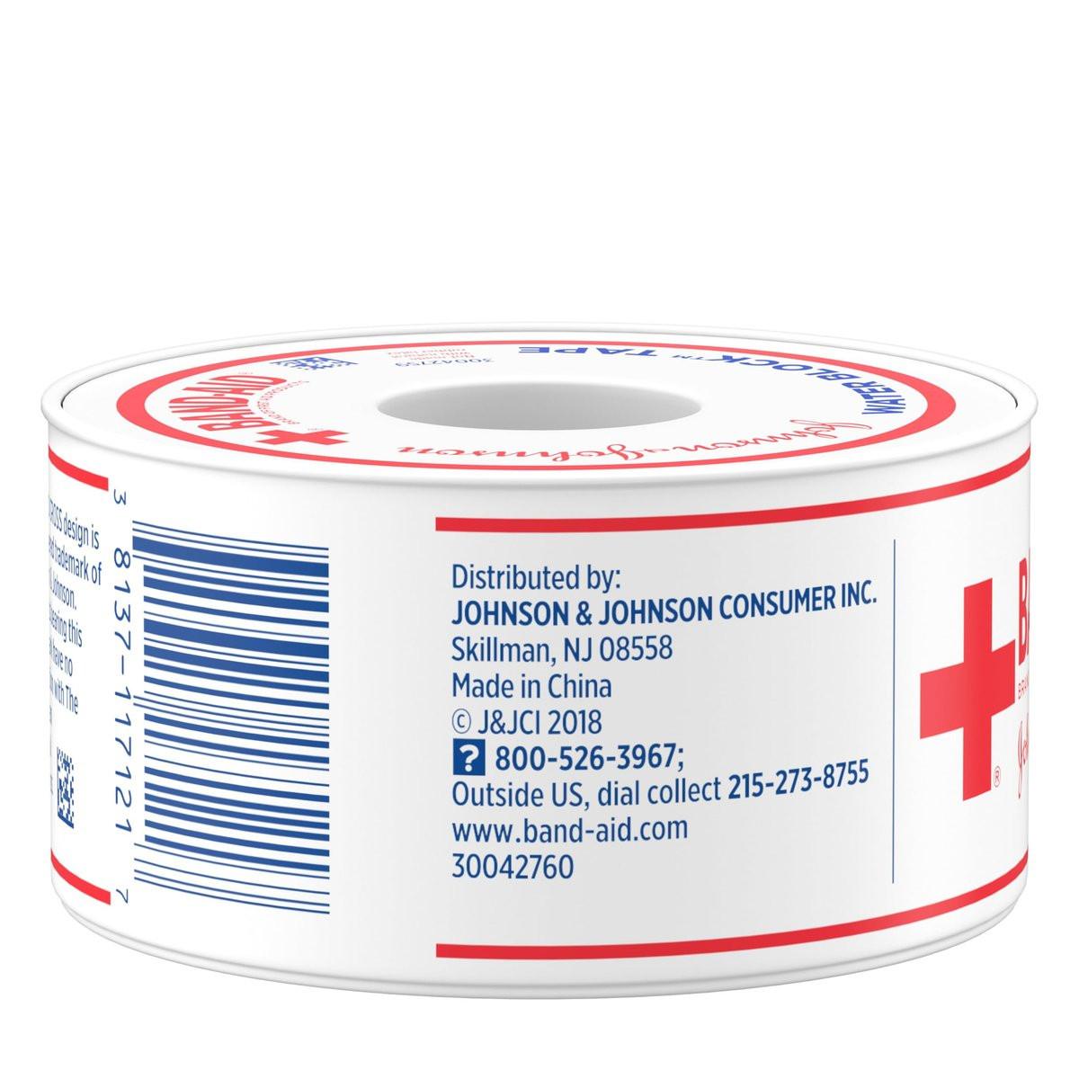 Band-Aid Brand Water Block 100% wasserdichtes Selbstklebeband für die Erste Hilfe, 2,5 cm x 9,1 m, weiß
