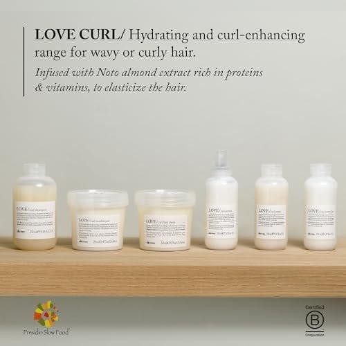 Davines LOVE Curl Controller – Lockencreme mit Anti-Frizz-Effekt für welliges und lockiges Haar, definiert Locken, macht sie weich, leicht und elastisch, selbst bei hoher Luftfeuchtigkeit, mit Mandelextrakt, 150 ml