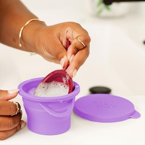Pixie Menstruationstasse Kompakt-Sterilisator – Zusammenklappbarer Reinigungsbehälter für Damenhygiene – Mikrowellengeeignet & Wiederverwendbar – Ideal für öffentliche Toiletten, Camping & Wohnheime – Lila, 237 ml