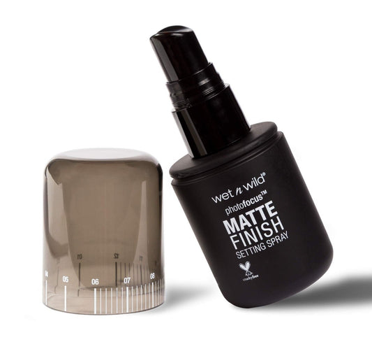 wet n wild Photo Focus Setting Mist – Bis zu 24 Stunden Halt, Leichte & Pflegende Aloe-Formel für Alle Hauttypen, Tierversuchsfrei & Vegan – Matte Appeal