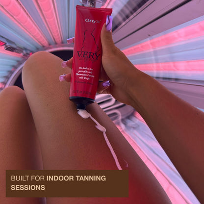 Onyx Very Sexy Legs Tingle Bronzer – Beinlotion für Solarium und schwer bräunbare Stellen | Heizende Formel mit DHA und Erythrulose für Fortgeschrittene | 150 ml