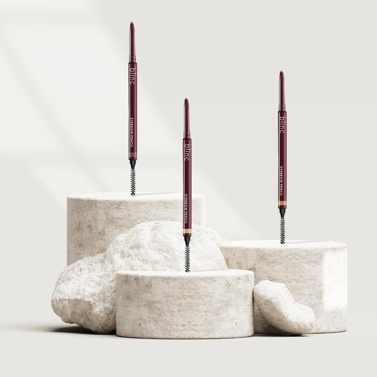 Blinc Augenbrauenstift, Doppelseitig Präzise Feine Spitze mit Vitamin C & E, Natürlicher Look, Langhaftend, Wasserresistent, Vegan, Glutenfrei & Tierversuchsfrei, Dunkelbrünett, 0,09 g/0,003 Oz.