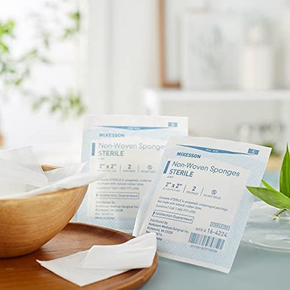 McKesson Vlieskompressen, steril, 4-lagig, Polyester/Viskose, 2 x 2 Zoll, 2 Stück pro Packung, 50 Packungen, insgesamt 100 Stück