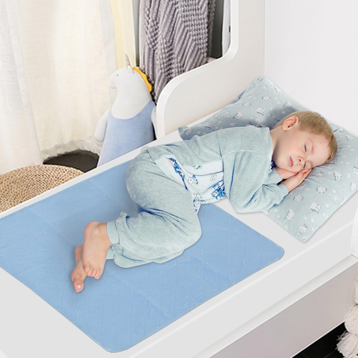 SPRINGSPIRIT Waschbare Bettauflagen 34x36 Zoll, 2er-Pack – Wasserdichte wiederverwendbare Inkontinenzunterlagen, Saugfähige Bettschutzauflagen für Erwachsene, Senioren, Kinder, Kleinkinder und Haustiere, Weiß & Blau