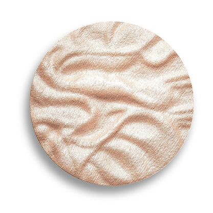 Revolution Reloaded Pressed Powder Highlighter – Intensiv pigmentiert für einen strahlenden Dewy-Finish, Dare to Divulge, 6,2 g