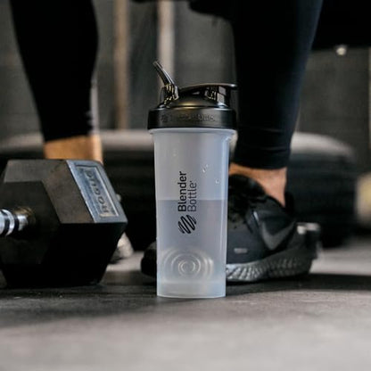 BlenderBottle Classic V2 Shaker-Flasche für Proteinshakes und Pre-Workout, 45 Unzen, Klar/Schwarz