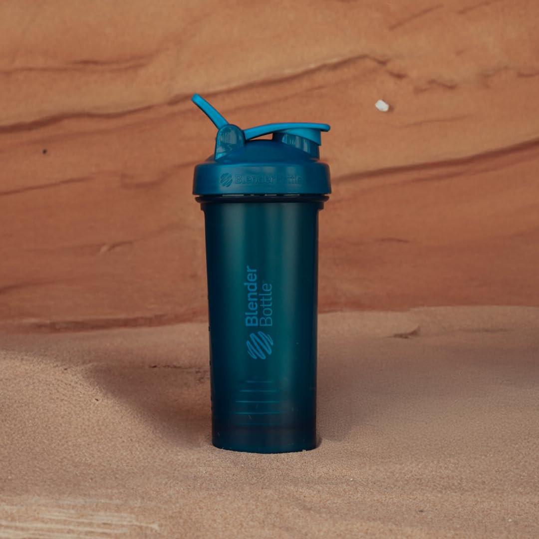 BlenderBottle Classic V2 Shaker-Flasche für Protein-Shakes und Pre-Workout, 20 oz, Ocean Blue