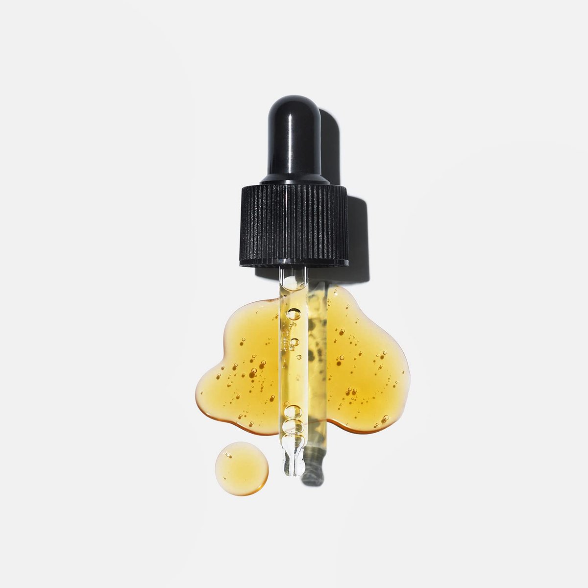 Versed Stroke of Brilliance Brightening Serum – Aufhellendes Serum mit Vitamin C und Süßholzwurzel für einen ebenmäßigen Teint – Vegan und hautstärkend (30 ml)