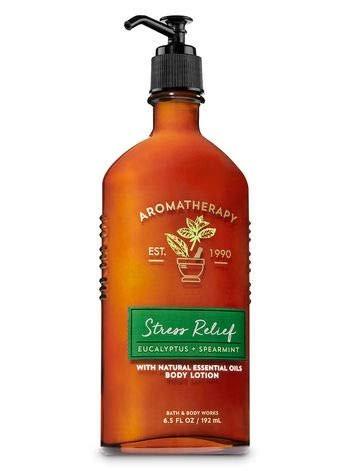 Bath & Body Works Aromatherapy Stress Relief Diffuser Set – Eukalyptus Minze Wellness Bundle mit Körperlotion, Duschbad & Kerze