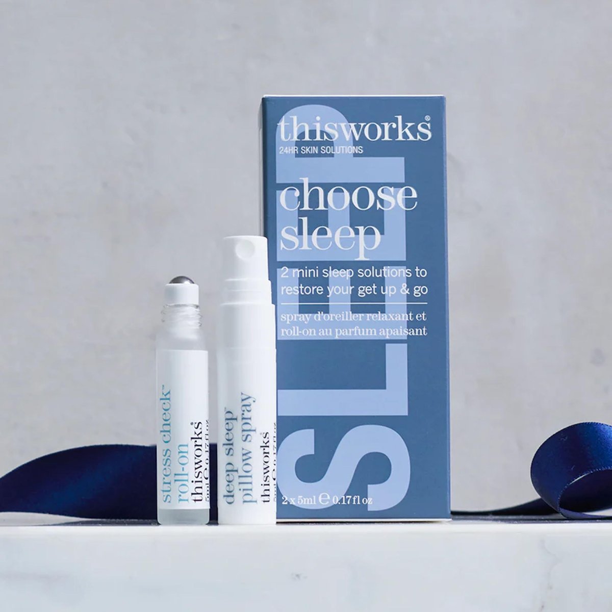 thisworks Choose Sleep Travel Kit – Tiefschlaf-Kit mit Mini-Spray und Aromatherapie-Roller, ätherische Öle aus Eukalyptus, Weihrauch und Lavendel, 2x5 ml