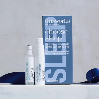 thisworks Choose Sleep Travel Kit – Tiefschlaf-Kit mit Mini-Spray und Aromatherapie-Roller, ätherische Öle aus Eukalyptus, Weihrauch und Lavendel, 2x5 ml