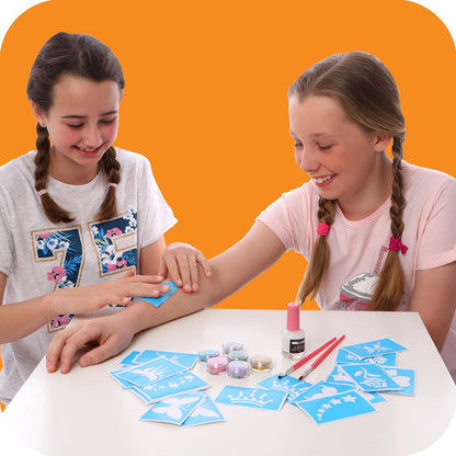 Original Stationery Glitzer-Tattoo-Set – 33-teiliges Multicolor-Set mit 24 Schablonen, 6 Farbtöpfen, 2 Pinseln & Kleber – Glitzer-Tattoos für Kinder ab 3 Jahren, Partyzubehör & Geburtstagsgeschenk