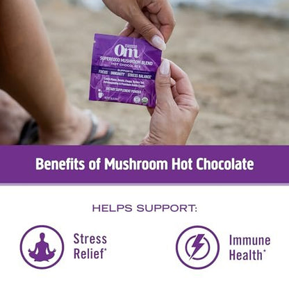 OM MUSHROOM SUPERFOOD Heiße Schokolade Mix – Niederländischer Kakao mit Löwenmähne, Reishi, Chaga & Turkey Tail – Fokus, Ruhe & Stressunterstützung – 2g Zucker, 25 Kalorien – Einzelportion (10 Beutel)