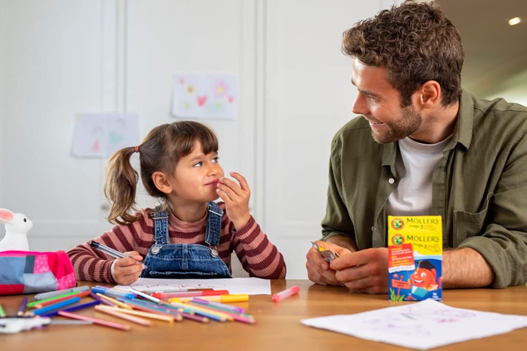 MÖLLER'S Omega 3 Kapseln für Kinder – Natürliches Fischöl mit DHA und EPA, Erdbeergeschmack, 36 Kapseln – Ohne Gluten, Laktose oder Zuckerzusatz