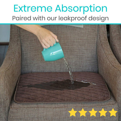 Sures Wasserdichte Inkontinenz-Stuhlauflagen (56 x 53 cm) - Waschbarer, Wasserdichter Sitzschoner - Stuhlschoner Sitzbezug - Saugfähige Unterlage für Bett, Sitz, Auto, Rollstuhl & Sessel (Braun, 1 Packung)