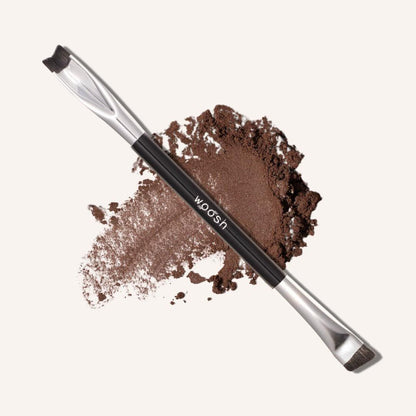 The Corner Brush Eye Stamper – Doppelendiger Lidschatten- und Eyeliner-Pinsel mit abgewinkeltem und präzisem Design, weiche vegane Borsten, Woosh Beauty