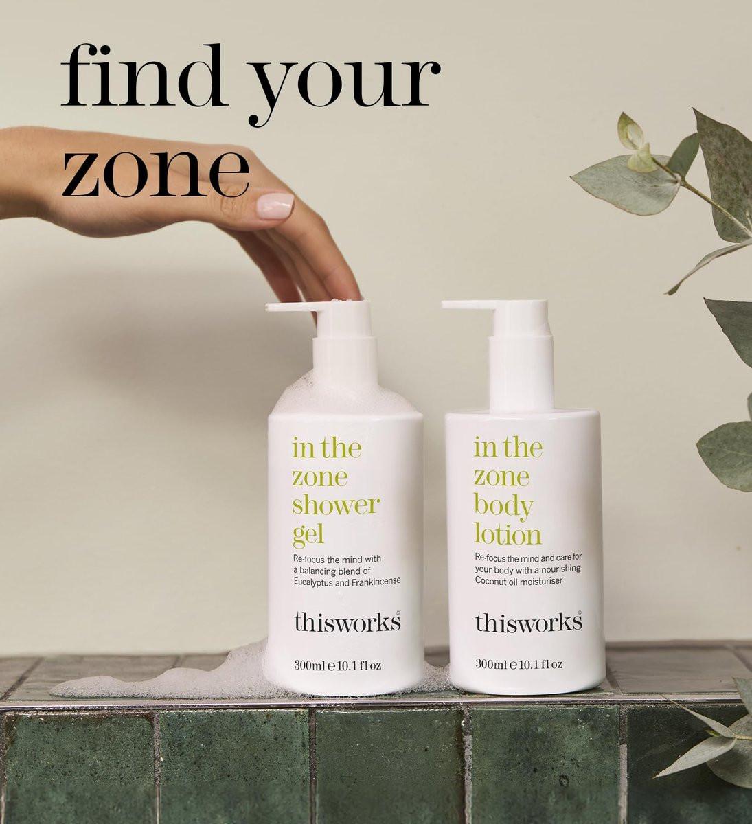 THISWORKS In The Zone Duschgel | Erfrischendes Duschbad mit Eukalyptus & Weihrauch | Reinigt, beruhigt und belebt die Haut | Aromatherapeutische Formel, 300 ml
