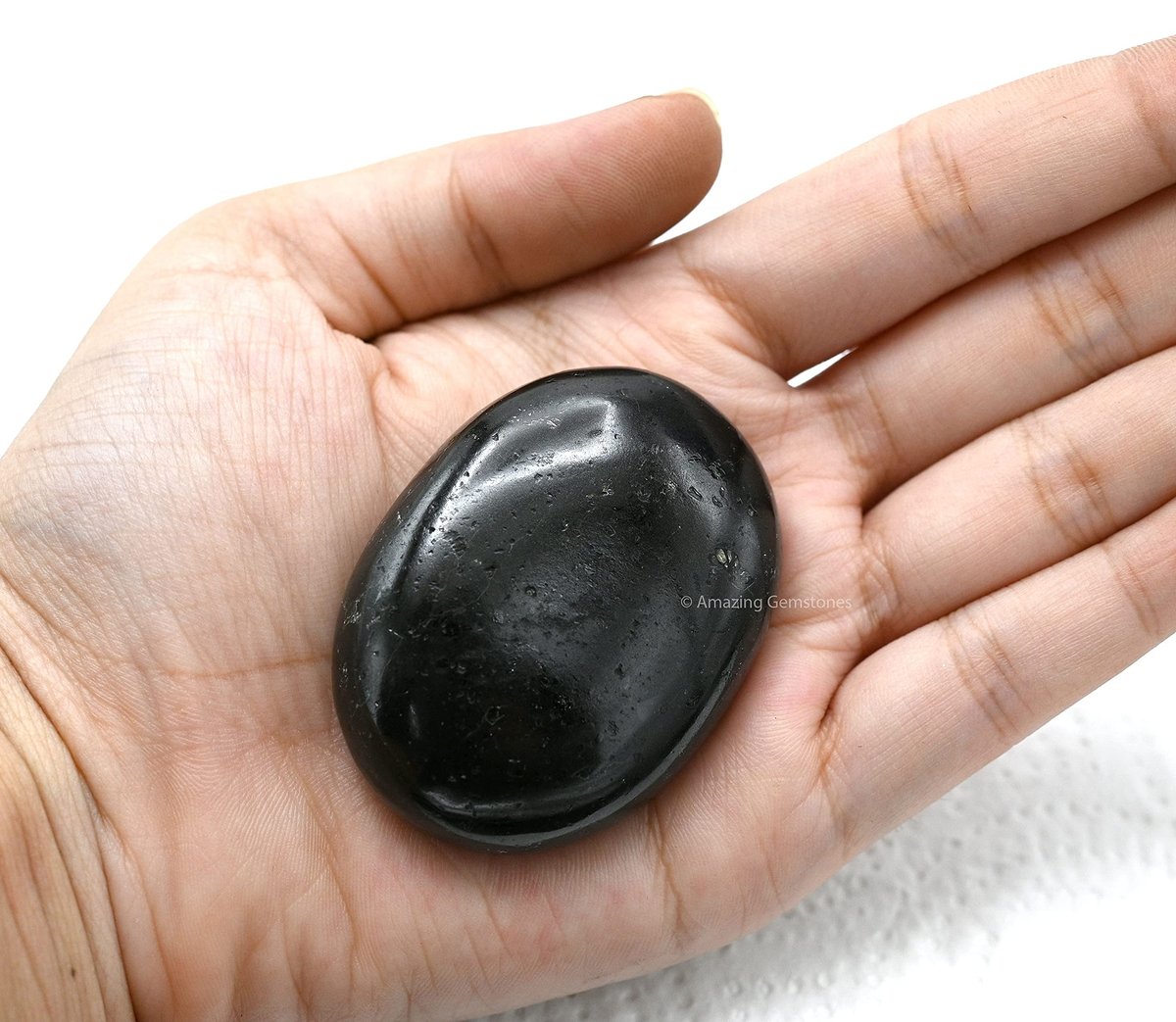Schwarzer Turmalin Heilstein – Großer Handschmeichler für Glück, positive Energie & Meditation – Ideal als Geschenk für Frauen & Männer