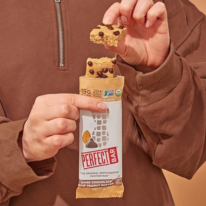 Perfect Bar Proteinriegel – Dunkle Schokolade Erdnussbutter mit Meersalz, glutenfrei, mit Bio-Honig, Keksteig-Textur, gekühlt, 2,3 oz Riegel, 10er Pack