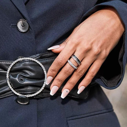 imPRESS Press-On Manicure 'So French' – 30 künstliche Nägel mit PureFit-Technologie, mittellang, Acryl, Nagelkit inklusive Vorbereitungspad, Mini-Nagelfeile und Cuticle-Stick