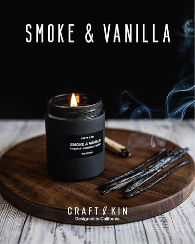 Craft & Kin Premium Smoke & Vanille Kerze | Schwarze Duftkerzen für Männer | Lang anhaltend mit 45 Stunden Brenndauer, 7,6 oz | Sojakerze | Aromatherapie für Zuhause | Geschenke für Männer