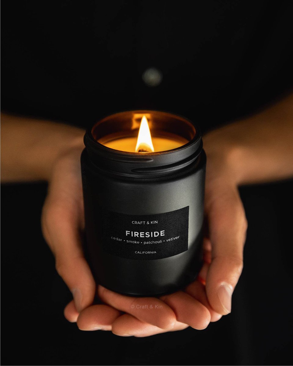 Craft & Kin Premium Smoky Fireside Duftkerze | Herrenkerze mit Holzdocht | 45 Stunden Brenndauer - 7,6 oz