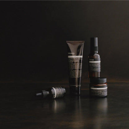 Aesop Tame Haar Serum – Glättet Frizz und fliegende Haare, leichtes Formel ohne Klebrigkeit, 60 ml
