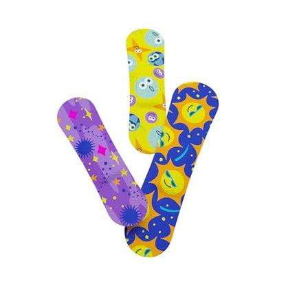 Welly Pflaster | Klebeflexible Stoff-Bravery-Badges | Gemischte Formen für kleine Schnitte, Schrammen und Wunden | Bunte und lustige Erste-Hilfe-Dose | Planet Pals Muster - 48 Stück