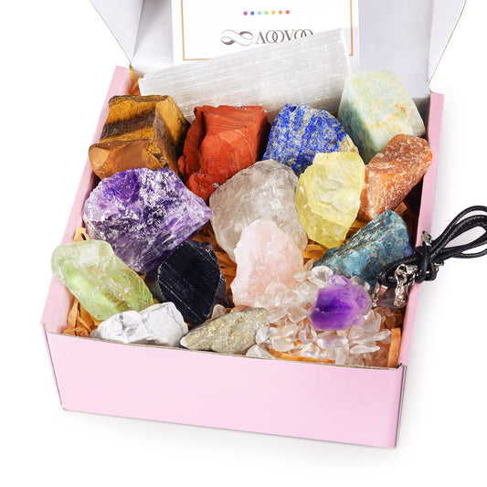 AOOVOO 17-teiliges Kristall- und Heilstein-Set: 14 echte Roh-Chakra-Steine, Selenit-Ladeplatte, Amethyst-Halskette, Rosenquarz – Geschenkbox mit Anleitung für Anfänger, Meditation, Yoga