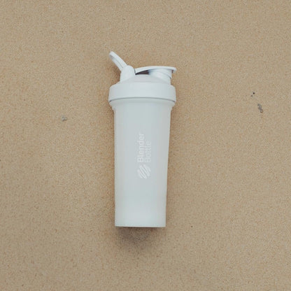 BlenderBottle Classic V2 Shaker-Flasche – 32 Unzen, Weiß – Ideal für Protein-Shakes und Pre-Workout