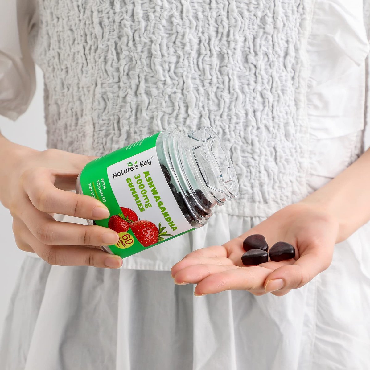 Nature's Key Ashwagandha Gummis, 3000 mg hochdosierter Ashwagandha-Wurzelextrakt mit Vitamin D2, Stress, Ruhe & Kognition, für Männer & Frauen, Erdbeergeschmack (60 Stück)